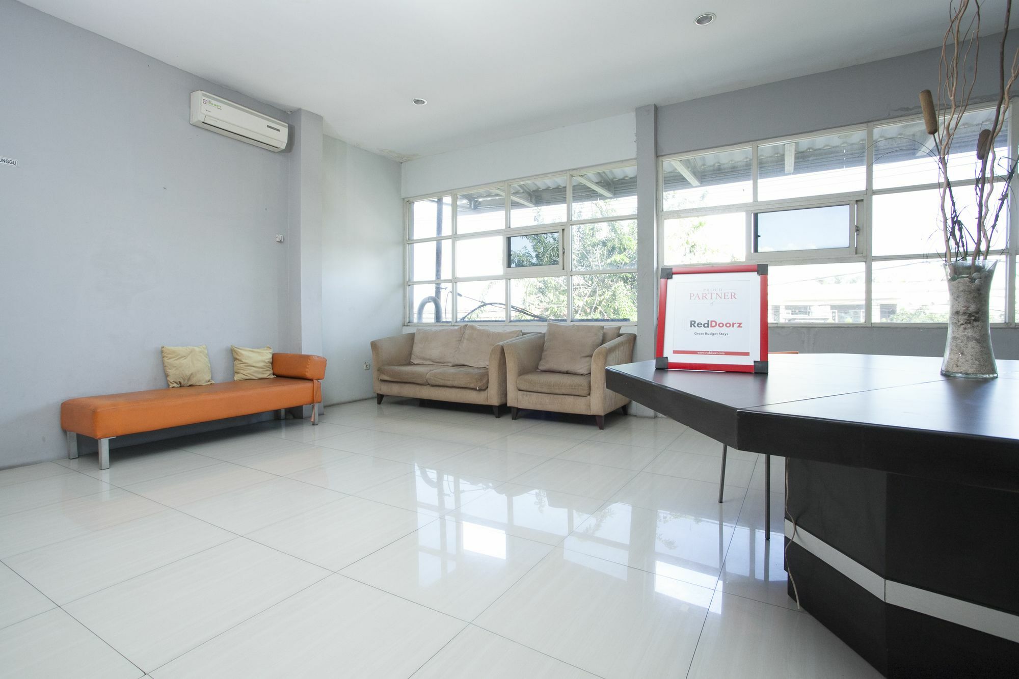 Reddoorz At Siwalankerto Surabaya Hotel ภายนอก รูปภาพ