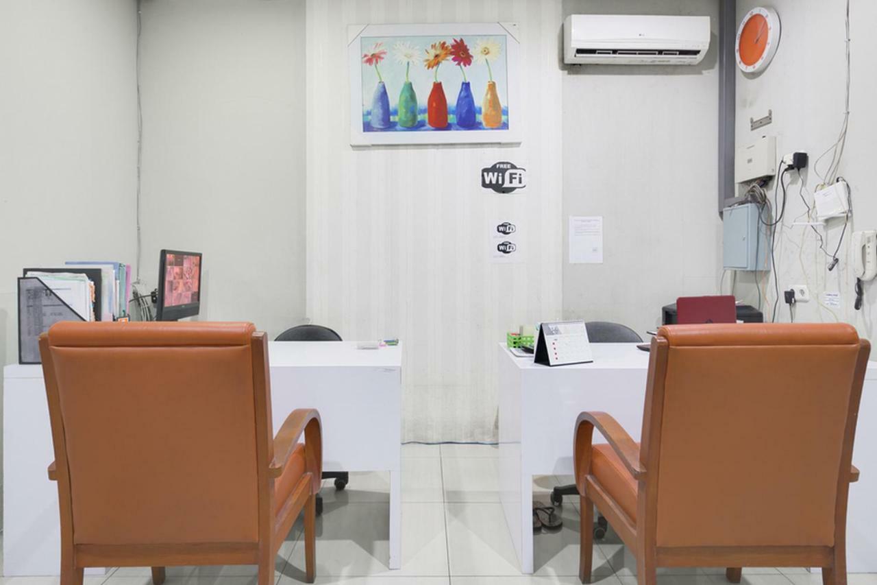 Reddoorz At Siwalankerto Surabaya Hotel ภายนอก รูปภาพ