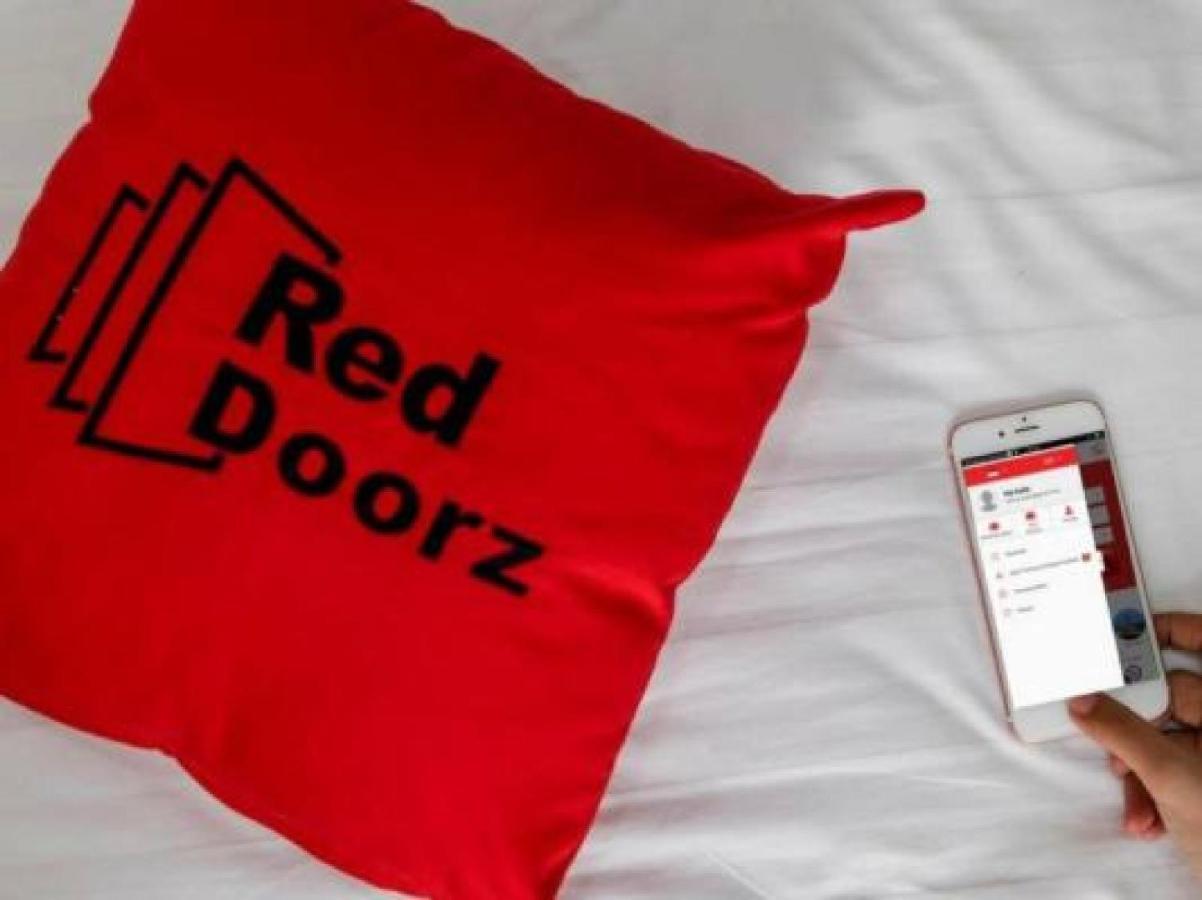 Reddoorz At Siwalankerto Surabaya Hotel ภายนอก รูปภาพ